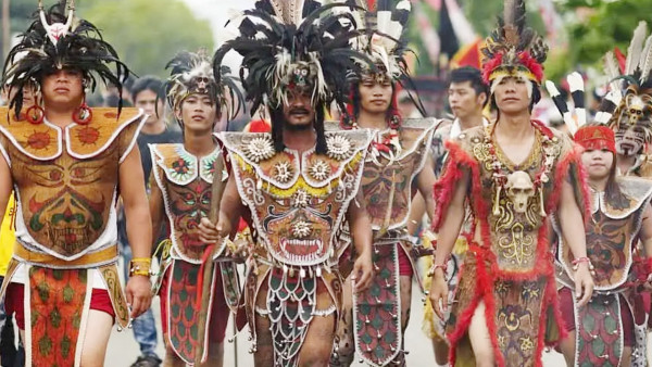 Suku Dayak