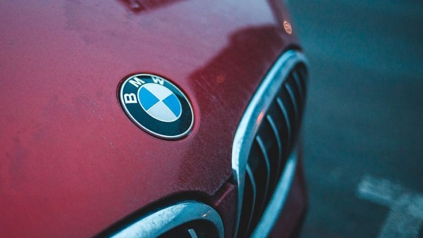 BMW-1632537702