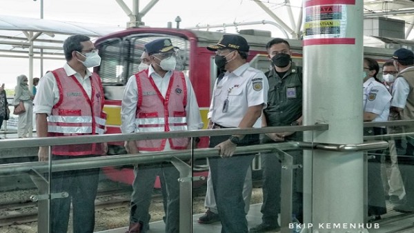Menhub Tinjau Jalur Layang Stasiun Manggarai-1632661705
