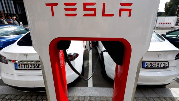 Tesla-1632103945