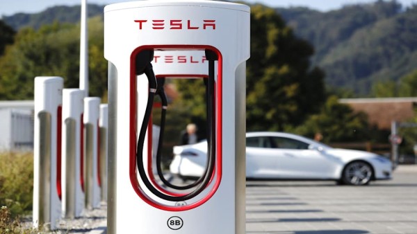Tesla-1633321360