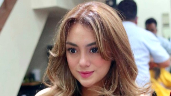 Celine Evangelista (Instagram)-1637554415