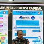 Kepala BNPT Komjen Pol Boy Rafli Amar (tengah)-1655709689