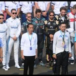 Ketua MPR RI Bambang Soesatyo (kanan) saat mendampingi Presiden Joko Widodo menyaksikan Jakarta e-Prix 2022-1654406978