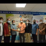 Wakil Ketua Badan Urusan Rumah Tangga (BURT) DPR RI H.A Bakri HM bersama manajemen RS Columbia Asia Medan-1655471482