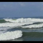 Arsip foto - Gelombang tinggi di perairan selatan Kabupaten Cilacap, Jawa Tengah. ANTARA/Sumarwoto-1672374306