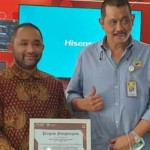 Hisense saat menyerahkan bantuan-1671006649
