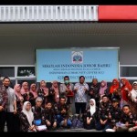 im Robotik MAN 2 Makassar berfoto bersama guru Sekolah Indonesia Johor Bahru di Johor Bahru, Malaysia, Minggu (4/12/2022). (ANTARA/Virna P Setyorini)-1670211383