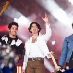 Jonas Brothers-1672207578