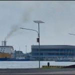 Kapal ASDP melayani penumpang di Pelabuhan Bakauheni, Lampung, Jumat (30/12/2022). (Adimas Raditya)-1672393819