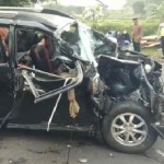 Kondisi minibus Toyota Avanza yang terlibat kecelakaan di Kabupaten Kuningan, Jawa Barat, Senin (26/12/2022). ANTARA/HO-Humas Polres Kuningan-1672043489