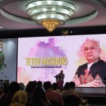 Menkop UKM Teten Masduki dalam acara puncak Karya Tanpa Batas 2022 di Smesco, Jakarta, Selasa (20/12/2022). (ANTARA/Ade Irma Junida)-1671527881