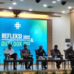 Menkop UKM Teten Masduki (tengah) dalam Refleksi 2022 dan Outlook 2023 di Jakarta, Senin (26/12/2022). ANTARA/Ade Irma Junida-1672038196
