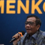 Menkopolhukam Mahfud M.D. menyampaikan catatan akhir tahun di Jakarta, Kamis (15/12/2022). (ANTARA FOTO/Akbar Nugroho Gumay/foc)-1671430189