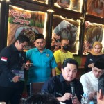 Menteri BUMN Erick Tohir berdialog dengan masyarakat di Padang, Selasa. ANTARA/Ikhwan Wahyudi-1671586659