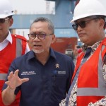 Menteri Perdagangan Zulkifli Hasan (tengah). ANTARA/ HO-Kementerian Perdagangan.-1672137863