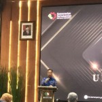 Menteri Perindustrian Agus Gumiwang Kartasasmita saat menghadiri pemberian Penghargaan Upakarti di Jakarta, Senin (19/12/2022). ANTARA/ Sella Panduarsa Gareta.-1671443978