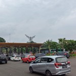 Pantauan gerbang masuk utama di Pintu 3 Taman Mini Indonesia Indah (TMII), Jakarta Timur, Minggu (25/12/2022). (ANTARA/Melalusa Susthira K.)-1672024233