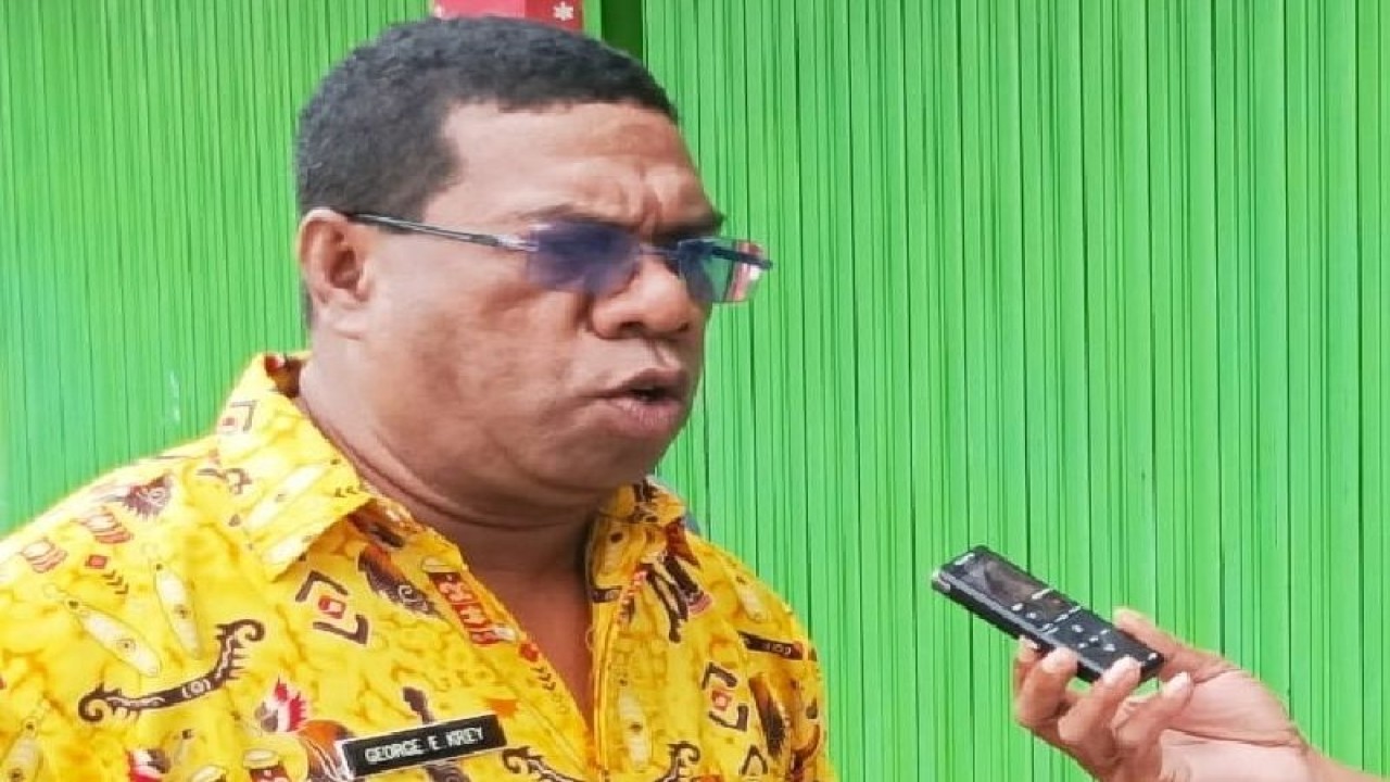 Pelaksana Kepala Tugas Badan Pendapatan Daerah George Krey. ANTARA/Muhsidin