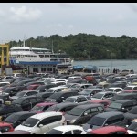Penampakan antrian kendaraan di Pelabuhan Roro Telaga Punggur pada saat libur. (ANTARA/Yude)-1670309685