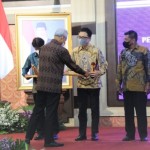 penghargaan-1671106427