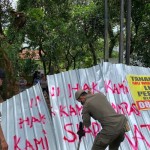 Satpol PP Sulsel melakukan penertiban aset IBKH di Sudiang Makassar yang selama ini dikuasai pihak lain.ANTARA/HO-Pemprov Sulsel-1671505255