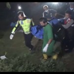 Sebuah mobil tertabrak KA Sancaka di perlintasan Geneng Ngawi-1671776171