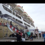 Suasana menjelang keberangkatan KM Dorolonda di Pelabuhan Penumpang Tanjung Priok, Jakarta, Jumat. (ANTARA/ Muhammad Heriyanto)-1671788473