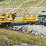 Tangkapan layar video kecelakaan di area proyek kereta cepat di Kecamatan Padalarang, Kabupaten Bandung Barat, Jawa Barat. (ANTARA/Twitter/@ferry2121)-1671431993