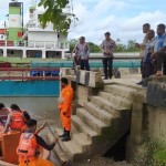 Tim SAR cari ABK KMN Alifah yang diduga jatuh di Sungai Digul, Kabupaten Boven Digul. (ANTARA/HO/SAR Merauke)-1671597391