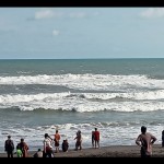 Wisatawan memadati pantai selatan Kabupaten Bantul, DIY (ANTARA/Hery Sidik)-1671432955