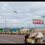 Antrean panjang truk batu bara di kawasan pelabuhan Pulau Baai Kota Bengkulu. ANTARA/Anggi Mayasari-1674716994