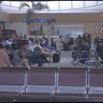 Arsip-Suasana penumpang pesawat berada di Terminal Keberangkatan Bandara El Tari Kupang, Kota Kupang, NTT, Senin (19/12/2022). ANTARA FOTO/Kornelis Kaha-1672904142