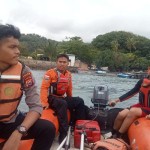 Basarnas sisir wisatawan Tangerang terseret ombak Pantai Sawarna-1673762995