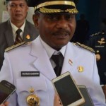 Bupati Kabupaten Teluk Bintuni Petrus Kasihiuw. (ANTARA/HO-Humas Pemda Bintuni)-1672991856