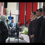 Dekan Fakultas Kedokteran ULM Istiana mengukuhkan enam dokter spesialis yang baru saja lulus.(ANTARA/Firman)-1674703434