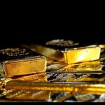 Dokumentasi - Batangan emas di Pabrik Pemisahan Emas dan Perak Austria di Wina, Austria, Jumat (18/3/2016). ANTARA/REUTERS/Leonhard Foeger/am.-1672975785