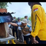 GM PLN UIW Babel Serahkan Bantuan Usaha YBM PLN kepada KUC Koloni Babel. (ANTARA/HO-Humas PLN Babel)-1674447974