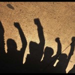 Ilustrasi - Bayangan sejumlah pengunjuk rasa. (ANTARA/Yusran Uccang/ss/ama/aa)-1674438068