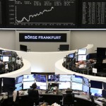 Ilustrasi: Grafik indeks harga saham gabungan Jerman DAX terlihat di bursa saham di Frankfurt, Jerman. (REUTERS/STAFF)-1672714496