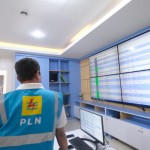 Ilustrasi. Pihak PLN UID Sulselrabar saat memastikan kondisi kelistrikan tetap handal di perayaan tahun baru 2023. ANTARA Foto/HO-Humas PLN UID Sulselrabar-1672643786