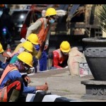 Ilustrasi - Sejumlah tenaga kerja melaksanakan program padat karya tunai Kementerian PUPR. ANTARA/HO-Kementerian PUPR/aa.-1672822695