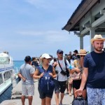 Ilustrasi - Sejumlah wisatawan mancanegara yang tiba di Pelabuhan Padangbai, Karangasem, Bali beberapa waktu lalu. ANTARA/Ni Luh Rhismawati.-1672993619