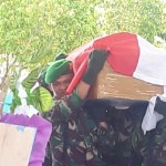 Jenazah Babinsa Koramil Wartas Serda Tomi diterbangkan ke Padang-1673342662
