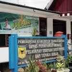 Kantor Dinas Penanaman Modal Pelayanan Terpadu Satu Pintu dan Tenaga Kerja (DPM PTSP dan Naker) (Antara/Etri Saputra)-1673422693