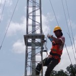 Karwayan PT. IBS saat melakukan pengerjaan BTS (ANTARA/HO-Humas Pemkab Jayapura)-1672887280