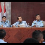 Kepala Kanwil Kemenkumham Kepulauan Babel Harun Sulianto (tengah) saat berkunjung ke Rutan Muntok Kabupaten Bangka Barat. (Humas)-1673238898