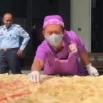 Lapas Blitar dampingi warga binaan membuat kerupuk-1674629899