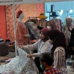 Mekarwangi Batik Tenun Festival hadirkan beragam wastra Indonesia-1673854419