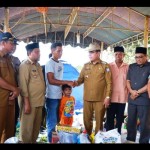 Pemkab Aceh Barat salurkan bantuan masa panik untuk korban kebakaran-1673572970
